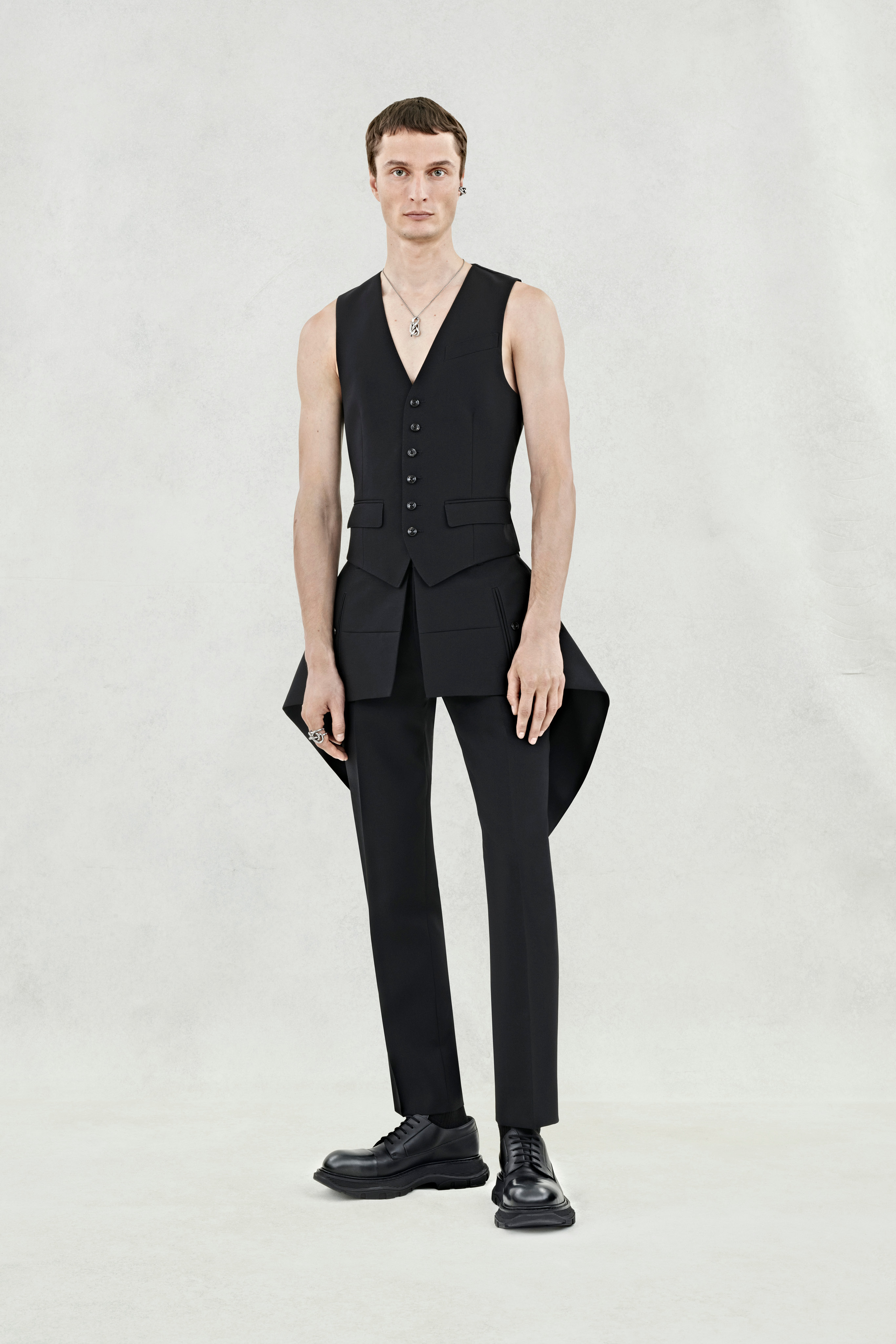 Alexander McQueen ネイビー ネクタイ メンズネクタイ |デザイナー蝶ネクタイ
